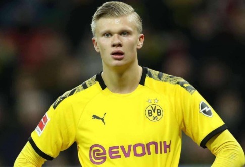 世体：巴萨冬窗将引进中卫，奥塔门迪、德弗里和塞内西是候选（世体：巴萨冬窗瞄准中卫补强，奥塔门迪、德弗里、塞内西在列）